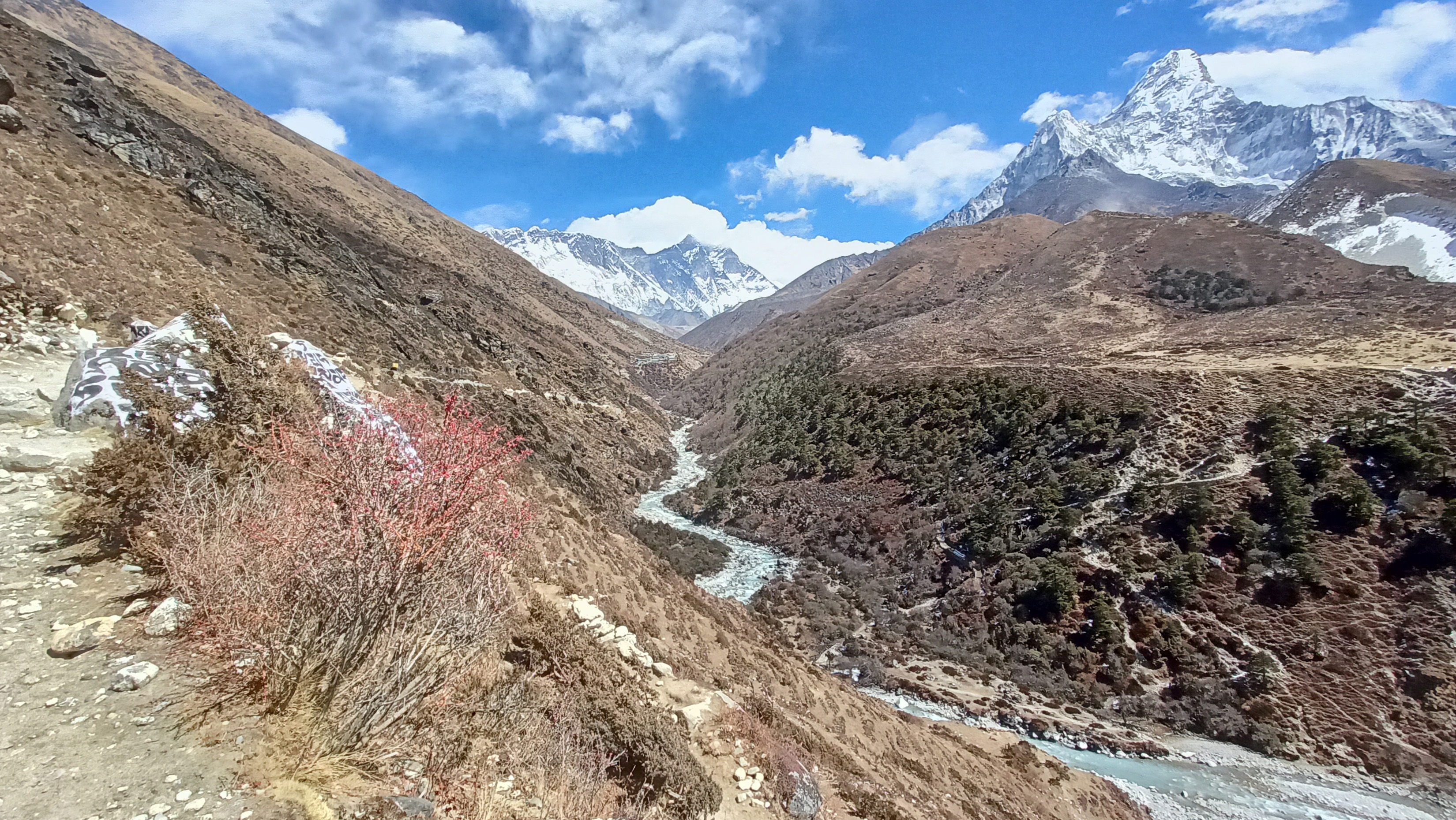 तस्बिरमा हेर्नुहोस् ल्होत्से हिमनदी