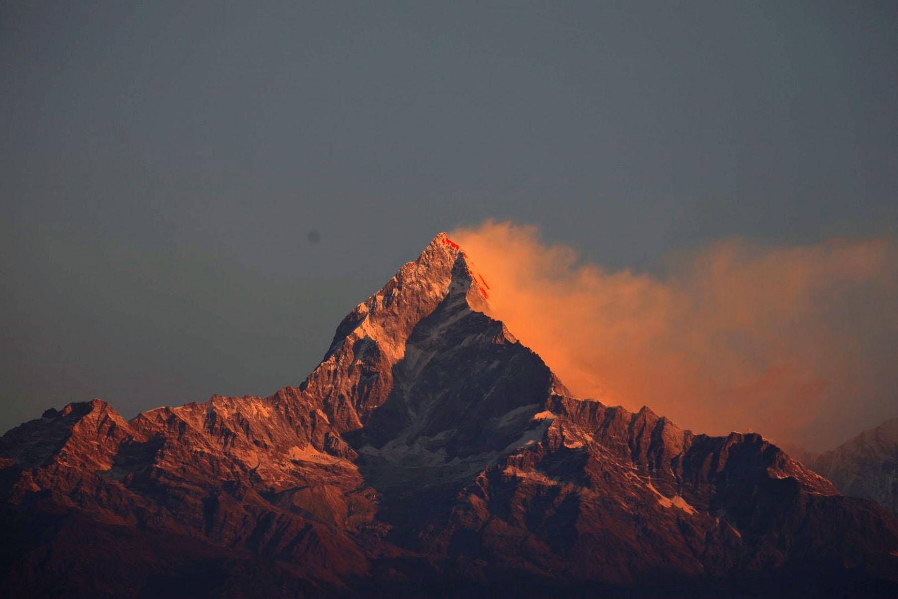 माछापुच्छ्रे हिमाल