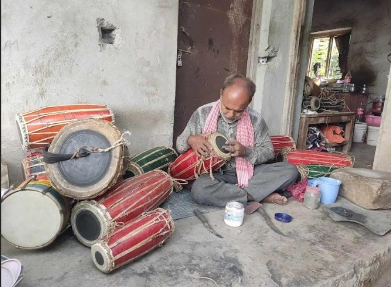 मादलले बजार पाएपछि जुठे बादी प्रसन्न 