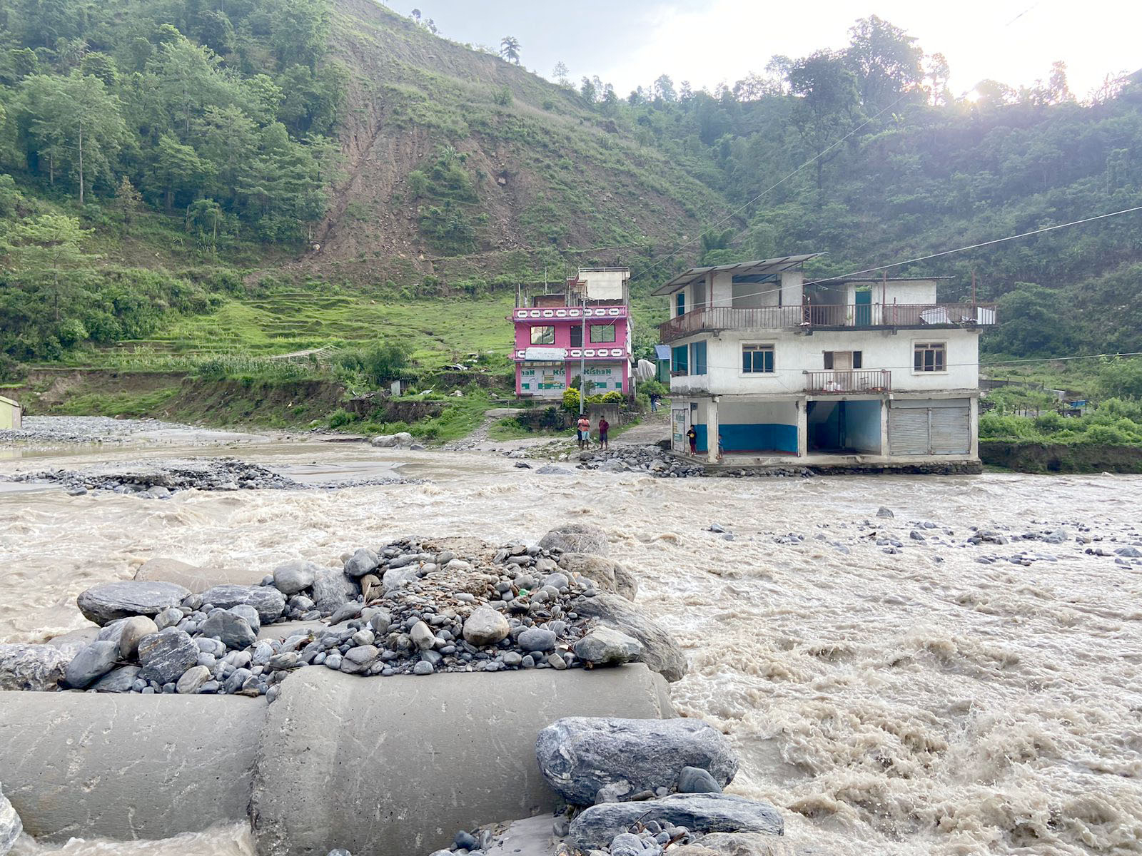 सिन्धुपाल्चोकमा भारी वर्षा, मेलम्चीमा जलसतह सतर्कता तहभन्दा माथि 