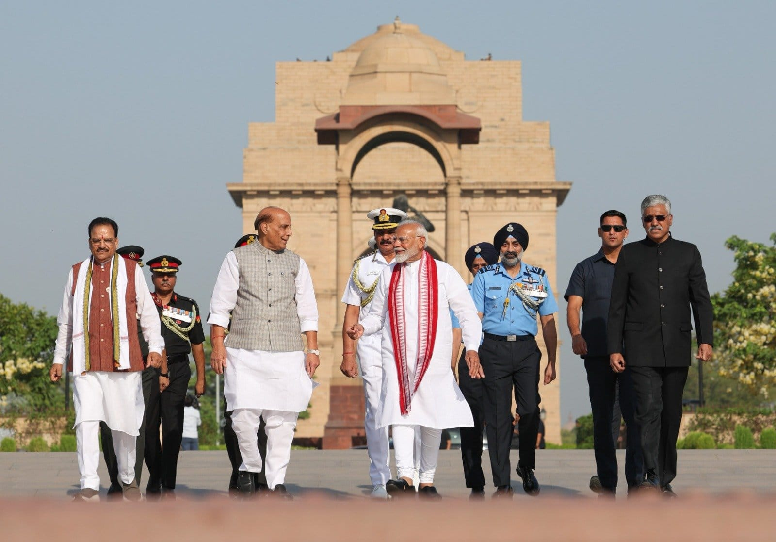 modi-rajnath-and-other-1717922176.jpg