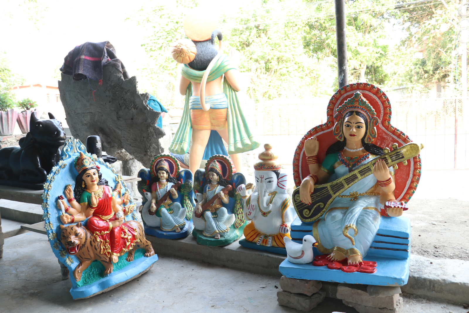 मूर्ति व्यवसायबाट मनग्य आम्दानी