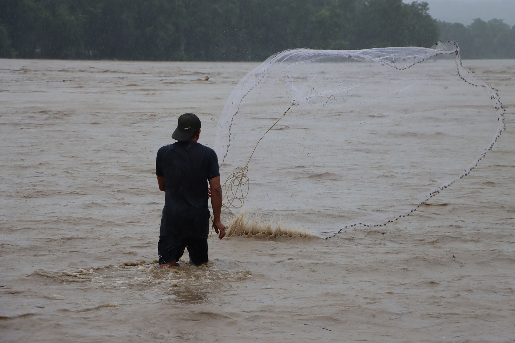 नारायणी नदीले खतराको तह पार गर्‍यो