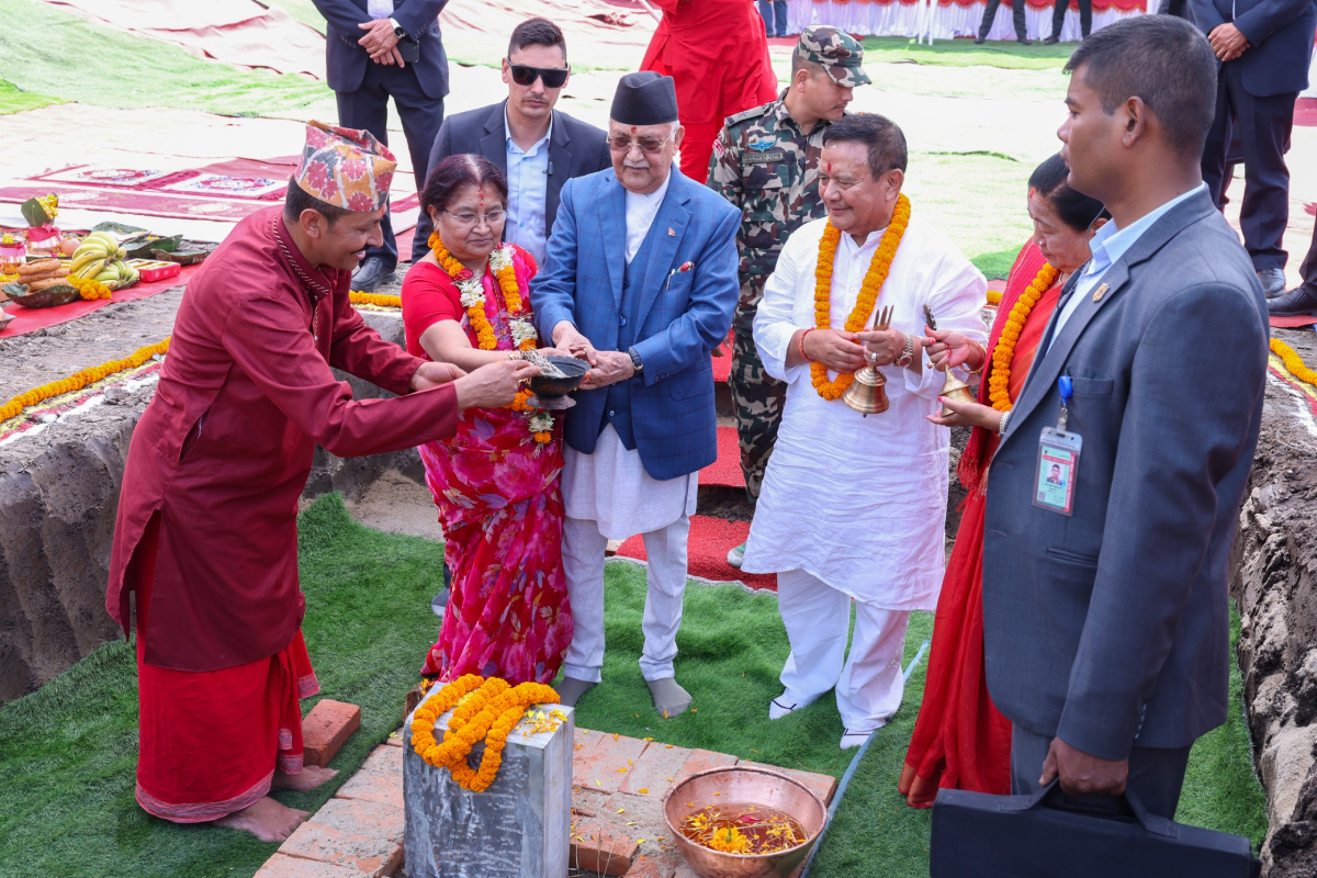 व्यापारीले दिएको जग्गामा पार्टी कार्यालय बनाउने निर्णयको एमालेभित्रै विरोध