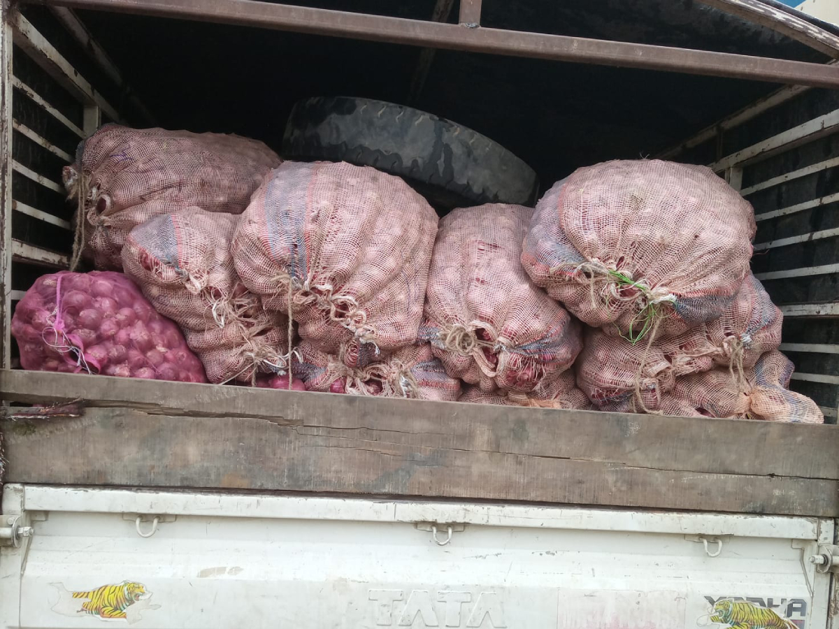 प्रहरीले बरामद गर्‍यो २५ सय किलो प्याज