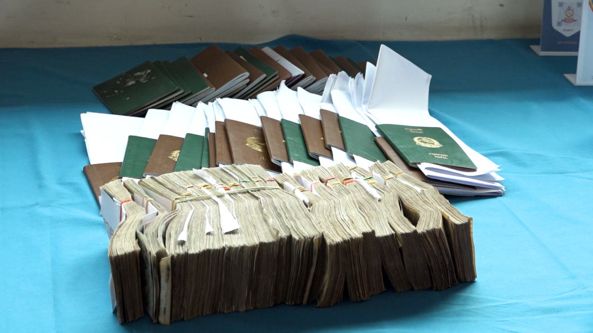passport-and-money-1701864787.jpg