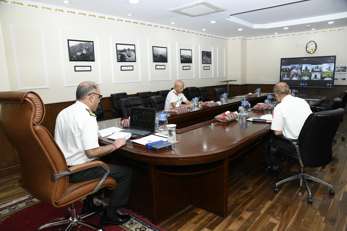 तीनवर्षे कार्यकालको उत्तरार्धमा प्रधानसेनापति शर्मा, सैनिक मूल्य मान्यतालाई अक्षुण्ण राख्न दिए निर्देशन