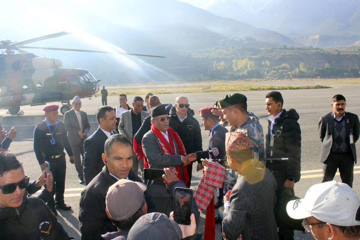 प्रधानमन्त्री प्रचण्ड मुस्ताङमा 