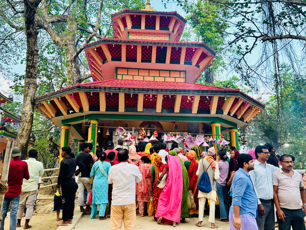 सिरहाको राजदेवी मन्दिरमा वैशाखी मेला