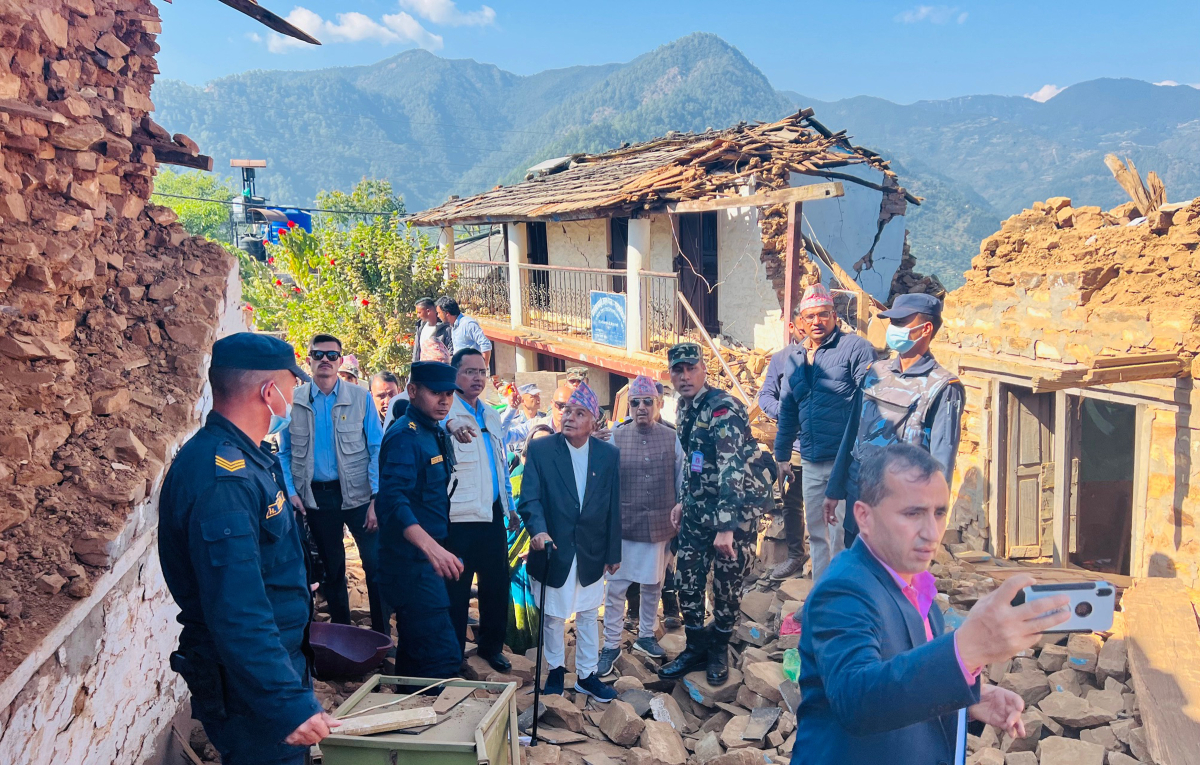 राष्ट्रपतिद्वारा भूकम्पमा परी घाइते भएकाको उपचारमा ध्यान दिन आग्रह