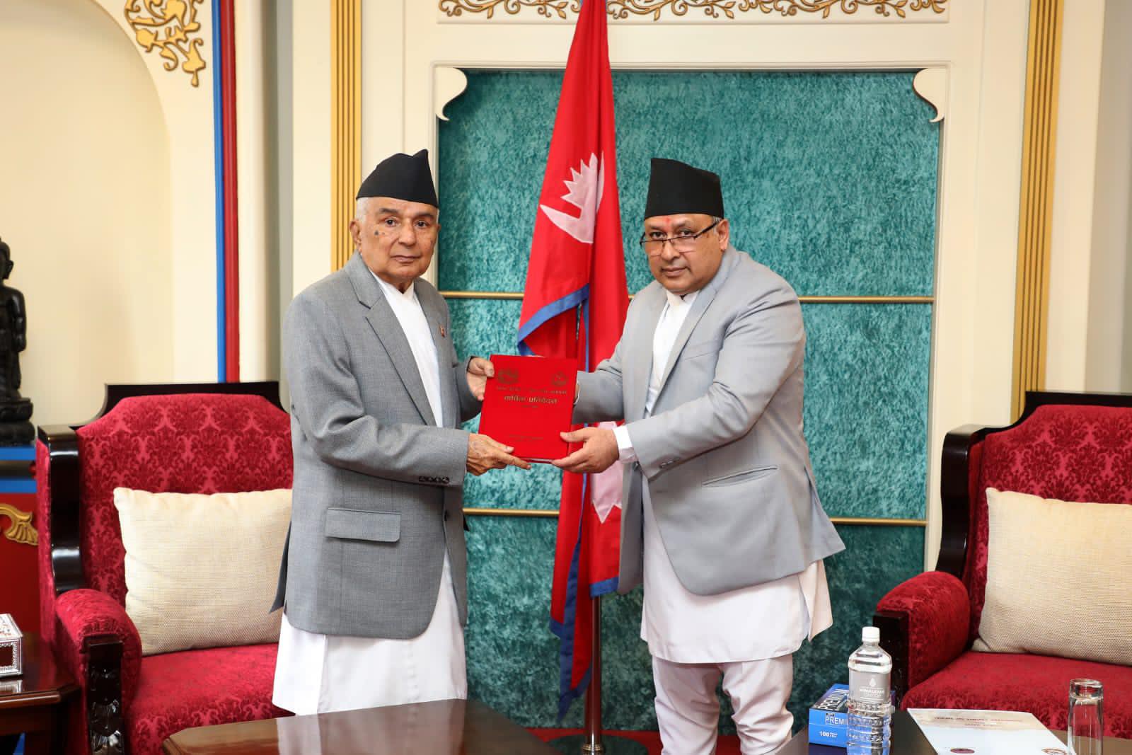 राष्ट्रपतिसमक्ष सर्वोच्च अदालतको वार्षिक प्रतिवेदन पेश