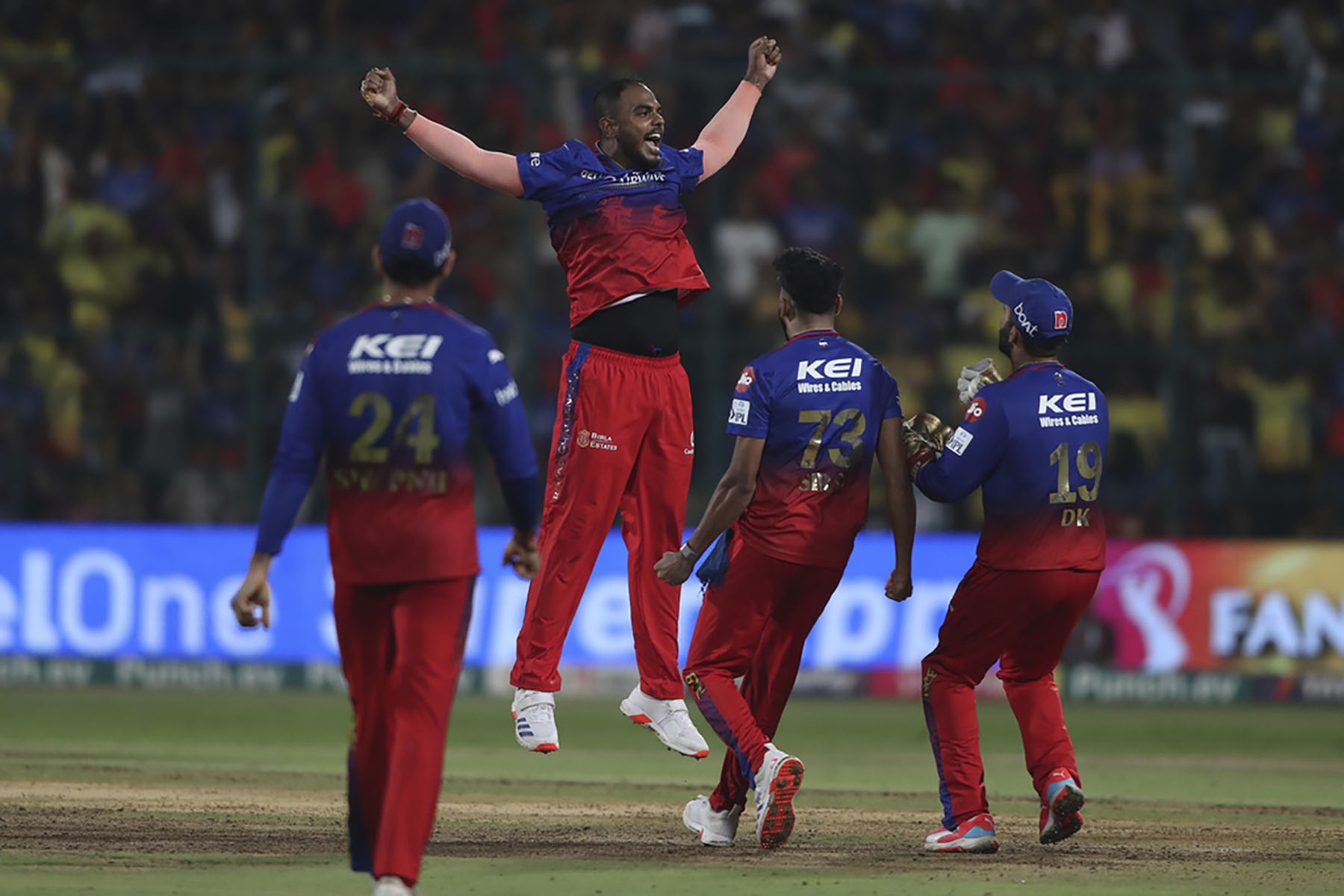 rcb-1-1716082974.jpg