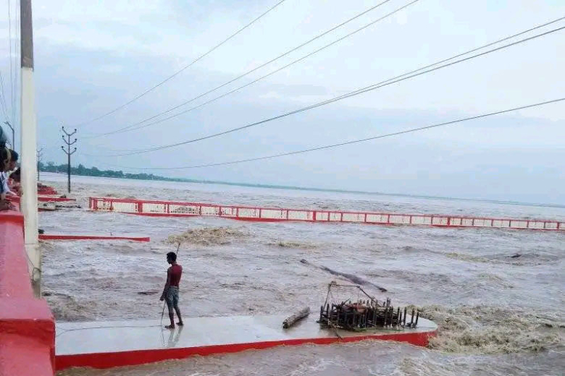 सप्तकोशीमा बाढीको बहाव उच्च, ५६ वटै ढोका खोलियो 