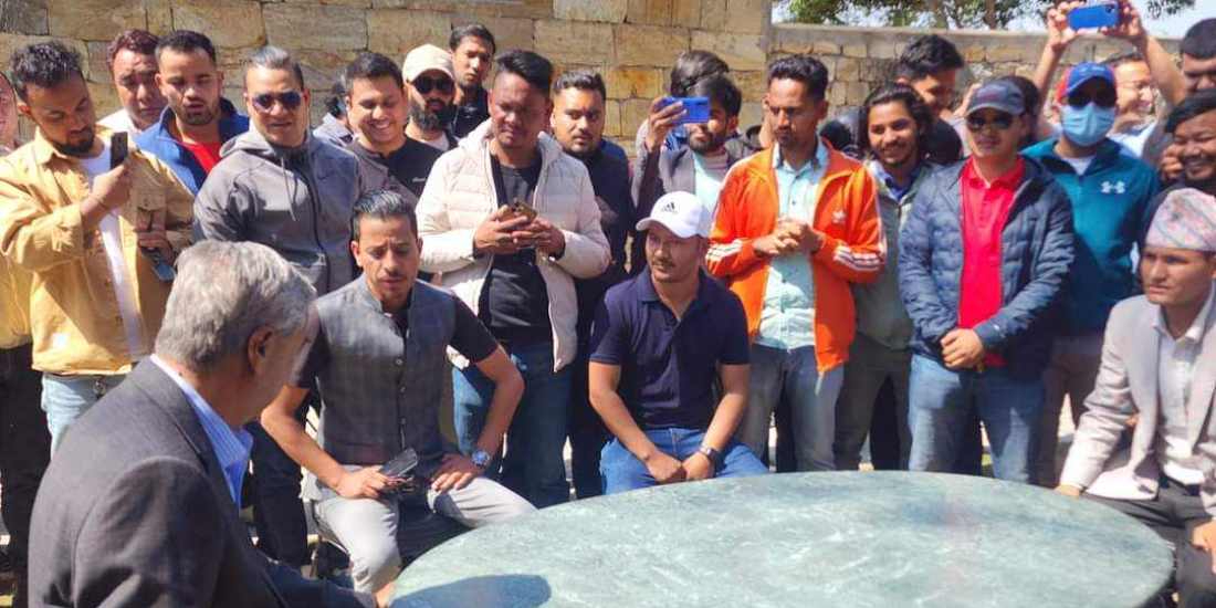 पूर्वमन्त्री शाहीलाई वाइडबडीमा फसाइएको भन्दै तरुण युवाले गरे सभापति देउवाको ध्यानाकर्षण