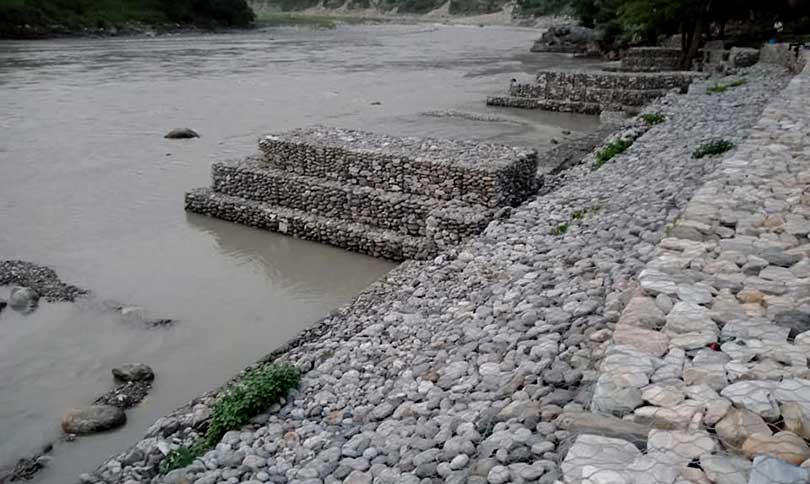 सिरहा र सप्तरी सिमानाकाे बलान नदी नियन्त्रण गर्न तटबन्ध निर्माण