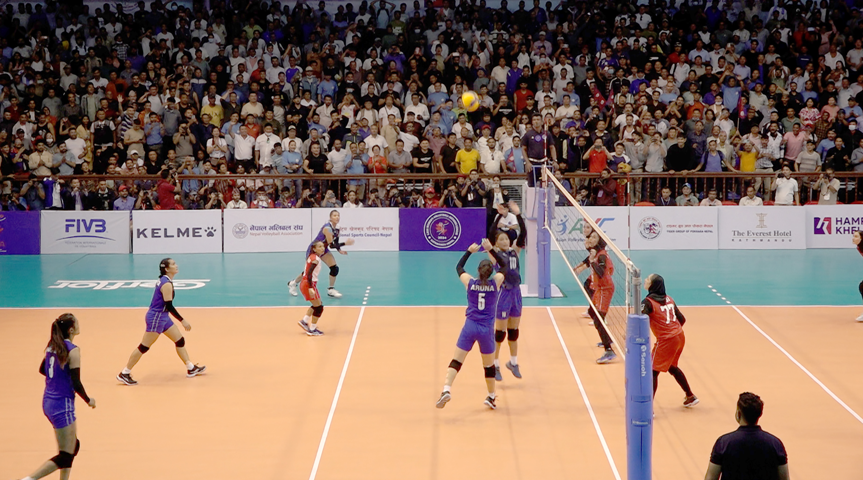 woman-volleyball-team-1-1722992521.jpg
