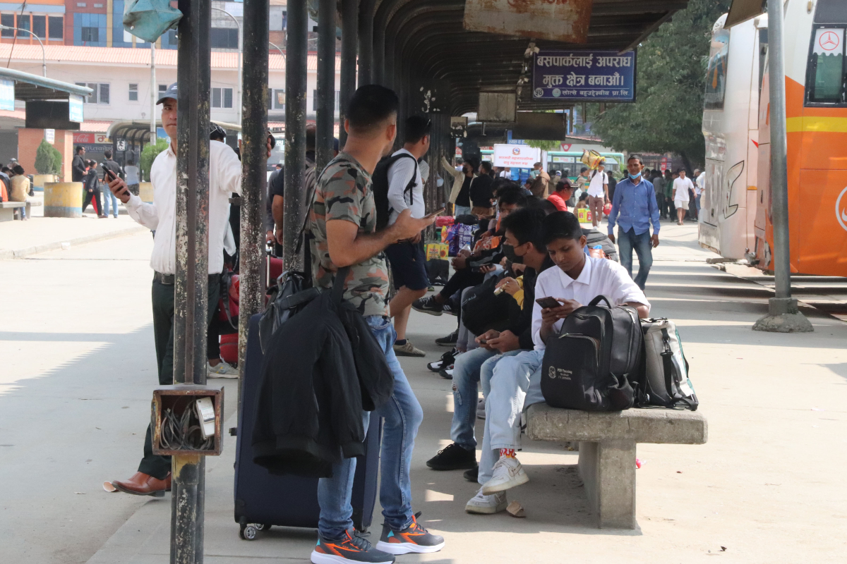 तीन दिनमा एक लाख ५० हजार जनाले छाडे काठमाडौं